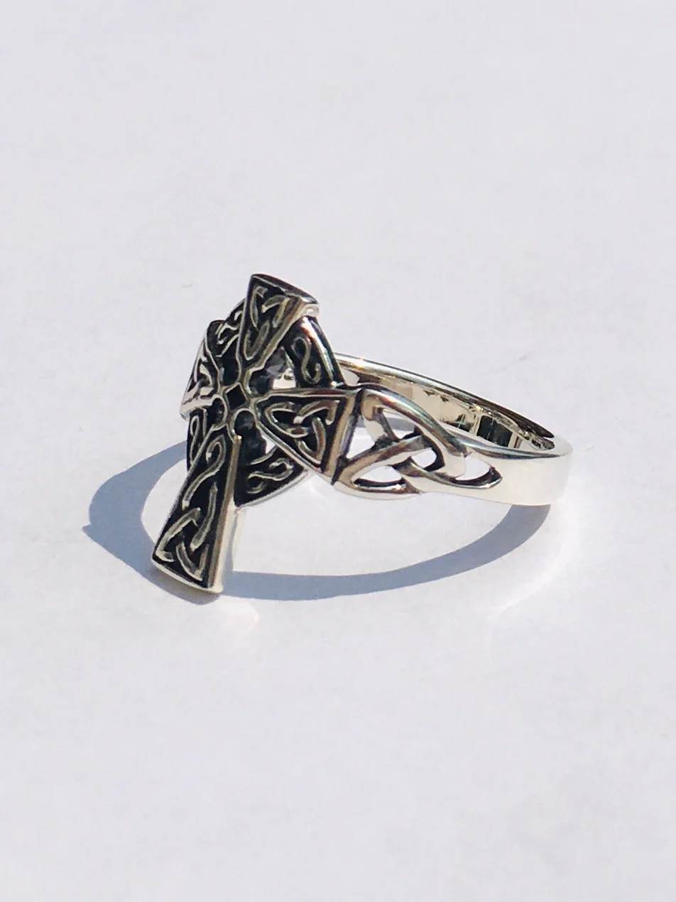 Rhiannon Cross Ring - Image 7