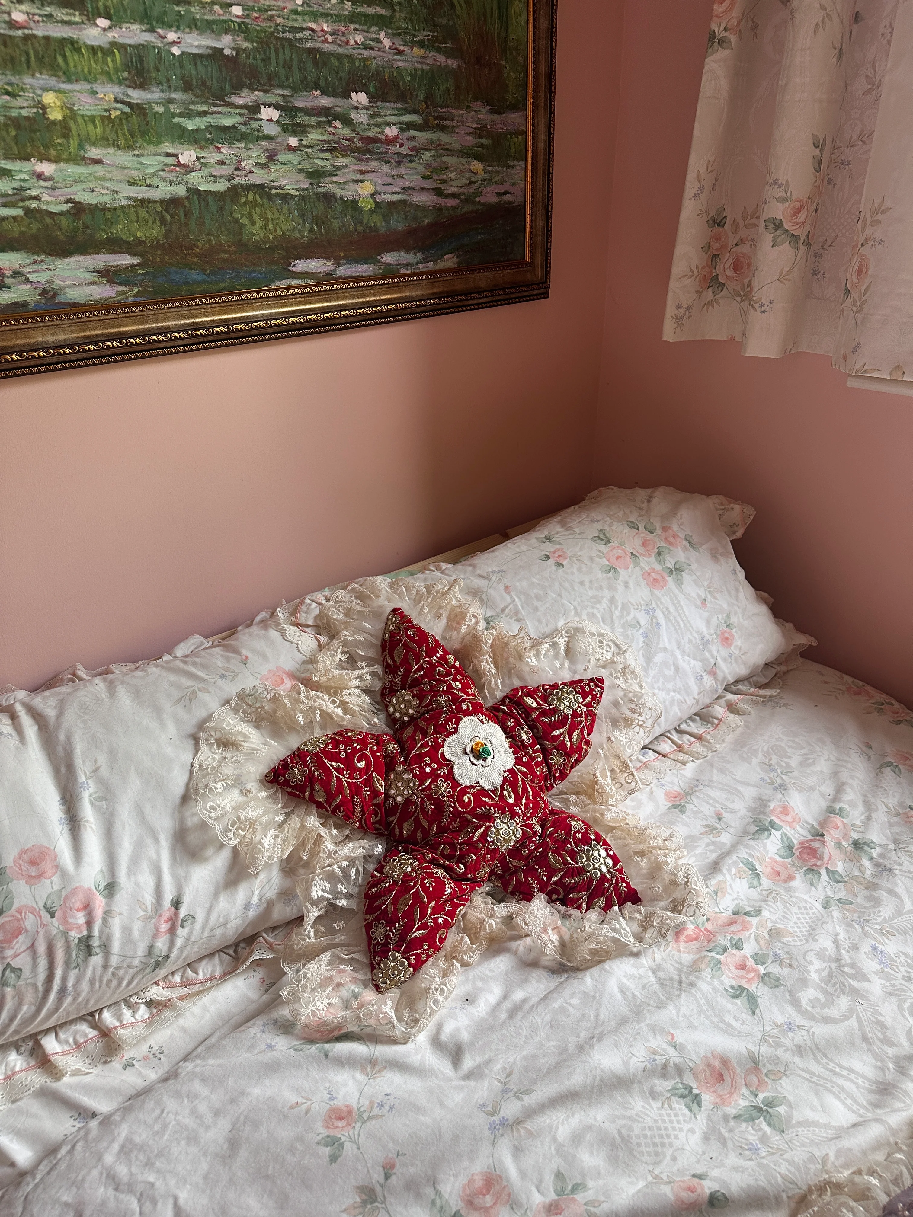 Flower Shaped Pillow in Magical Mystery Tour - Image 2