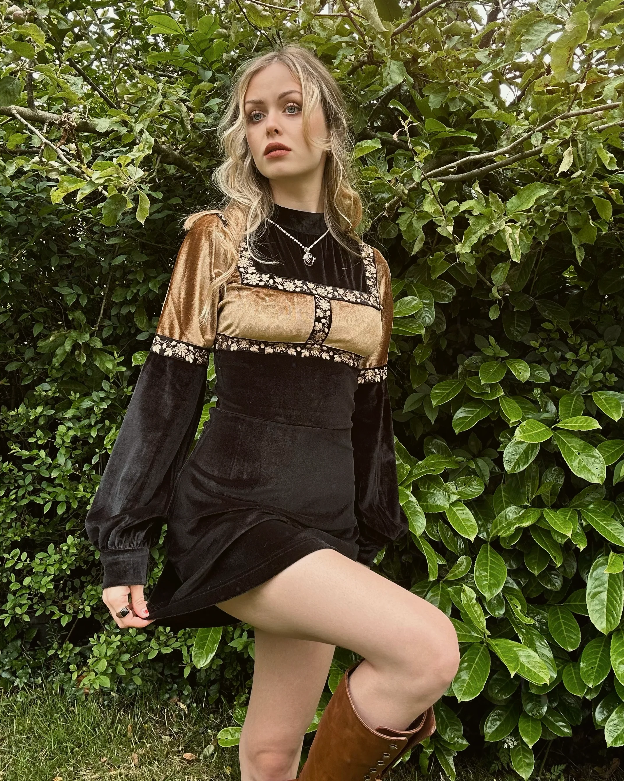 Medieval Mini-Dress in Black and Gold - Image 4